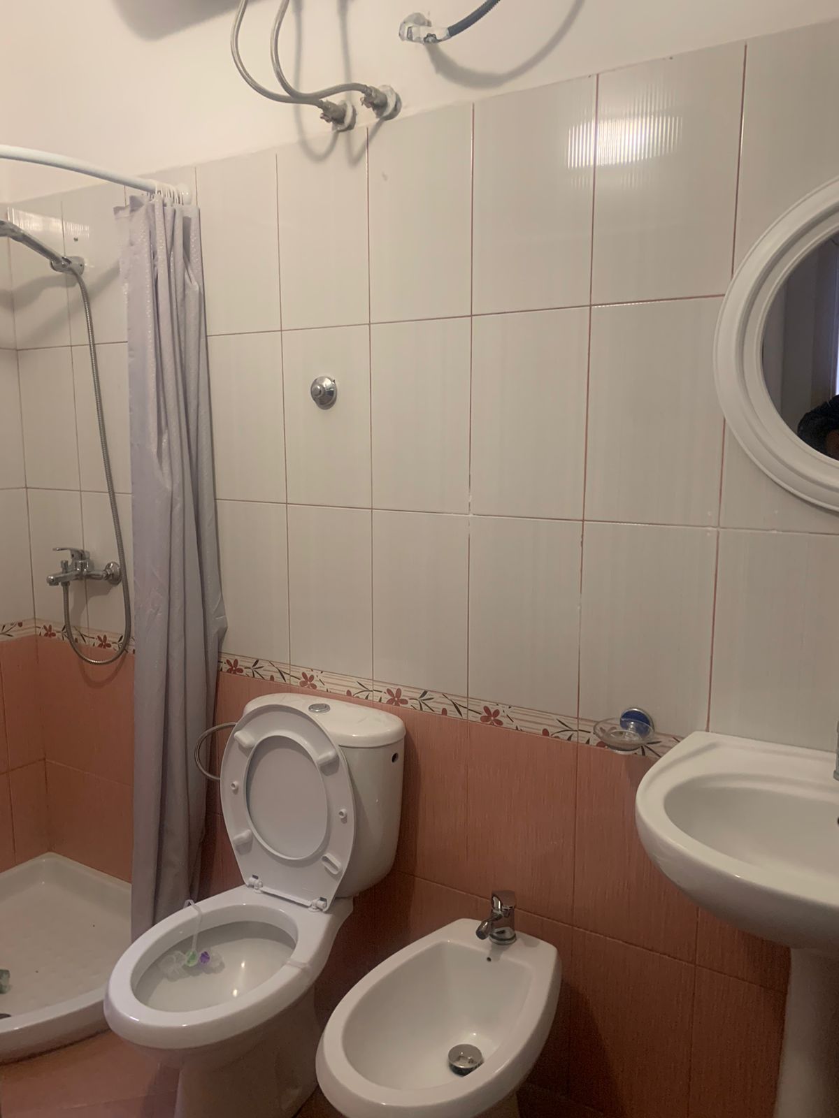 APARTAMENT ME QERA